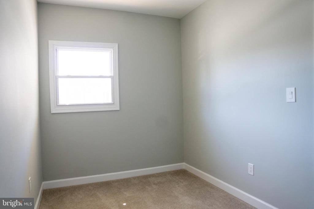 1009 Main St #2 - Photo 4 of 14