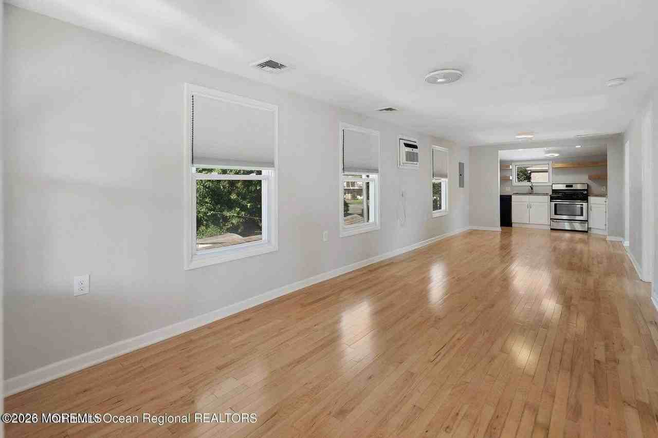 9 Gravelly Point Rd #4 - Photo 4 of 15