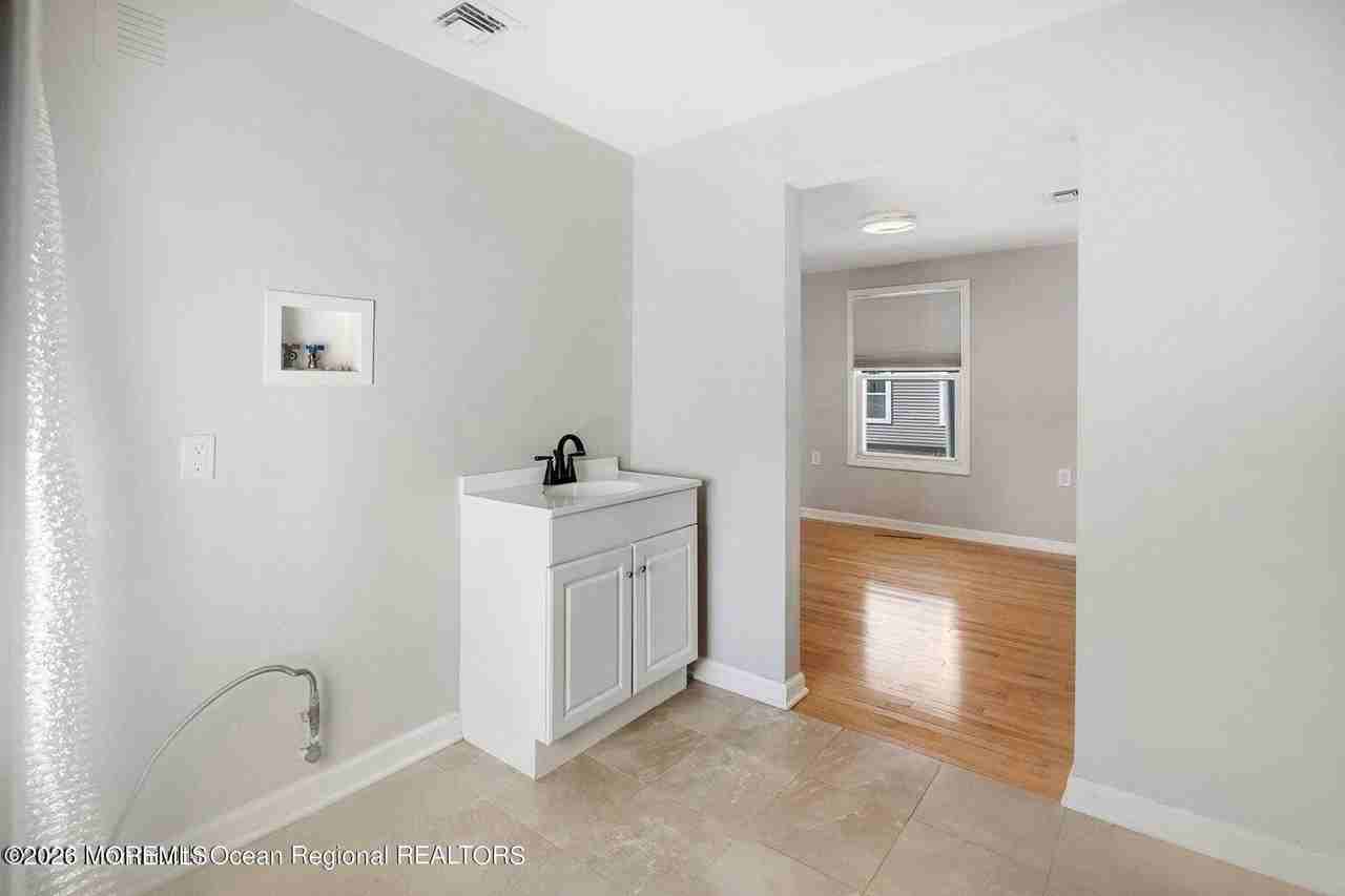 9 Gravelly Point Rd #4 - Photo 7 of 15