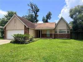 featured image of 216 Woodridge Blvd