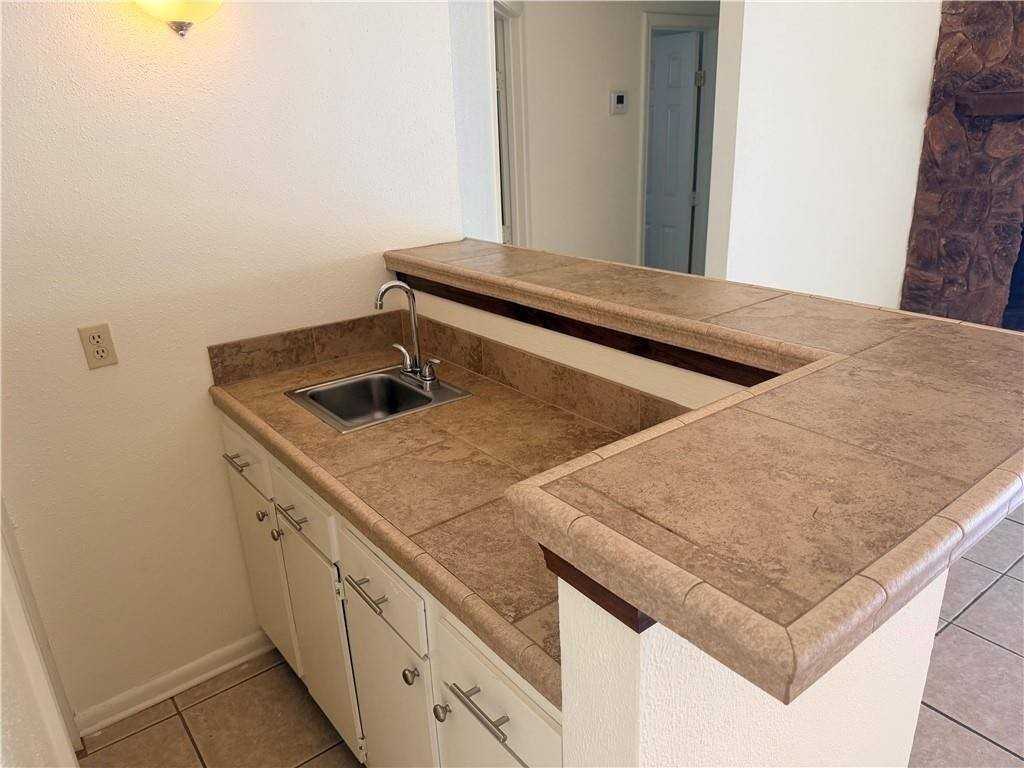 216 Woodridge Blvd - Photo 7 of 23