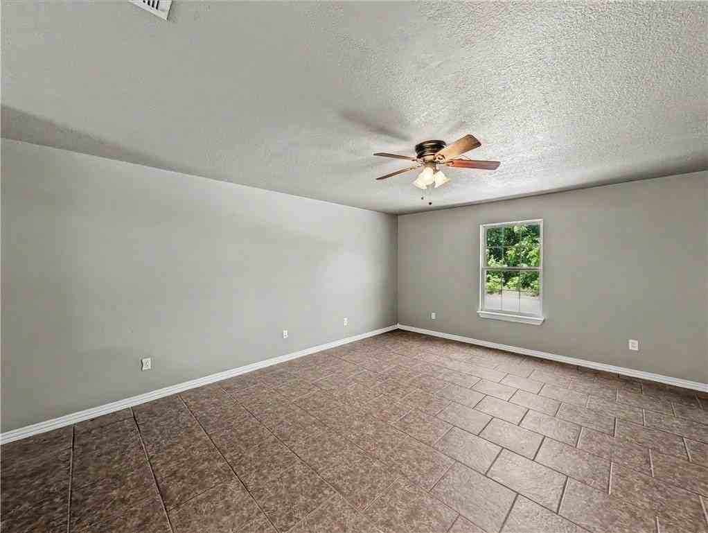 703 W Garland St #A - Photo 5 of 13