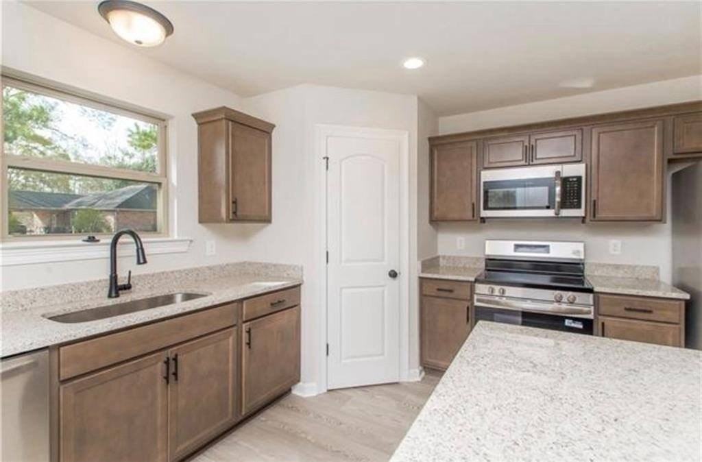 24128 John Mckigney Rd - Photo 2 of 10