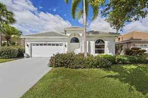 featured image of 3198 Se Carrick Green Ct