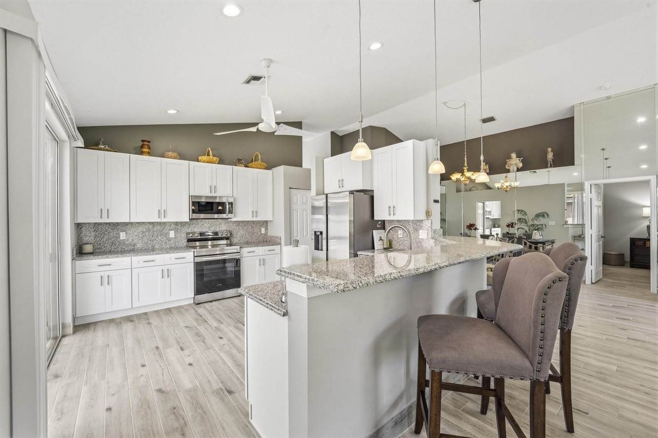 3198 Se Carrick Green Ct - Photo 4 of 35