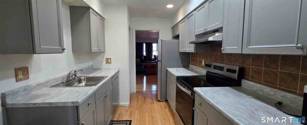 409 Glendale Ave #C3 - Photo 6 of 31