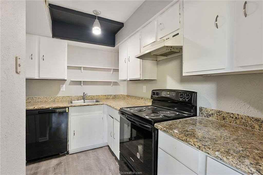 1212 Holik Dr #C - Photo 2 of 10