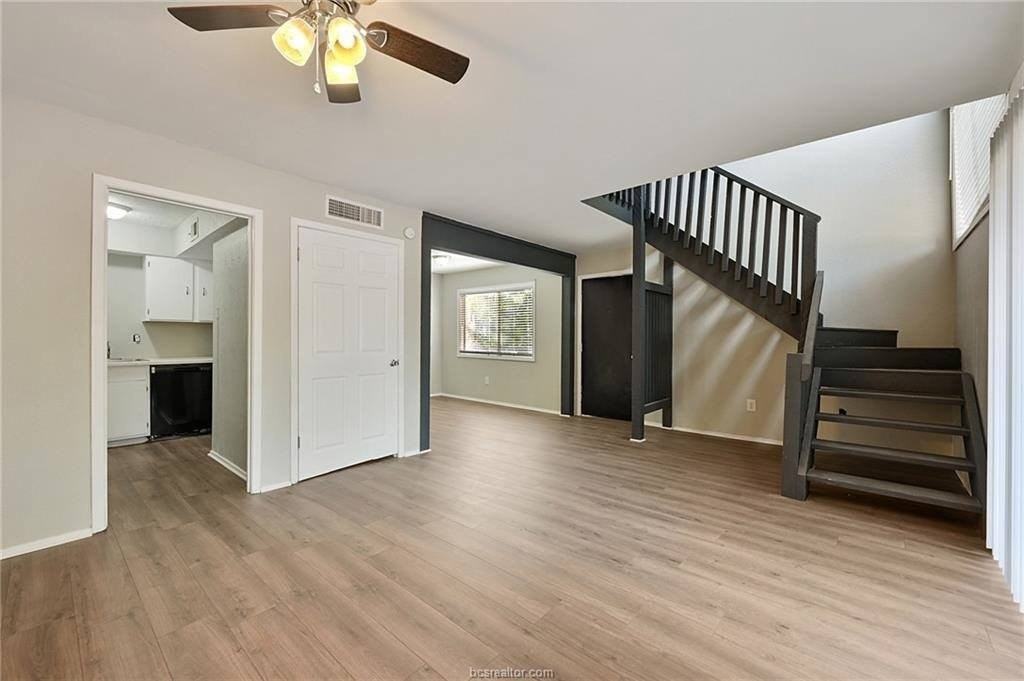 1212 Holik Dr #C - Photo 3 of 10