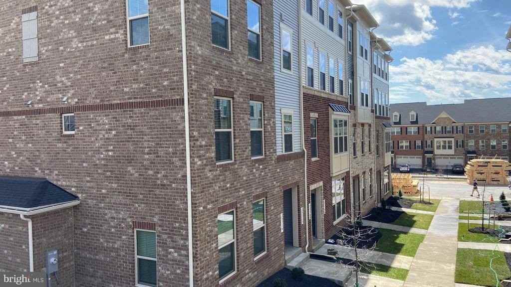 2528 Verona Pl #A - Photo 2 of 23