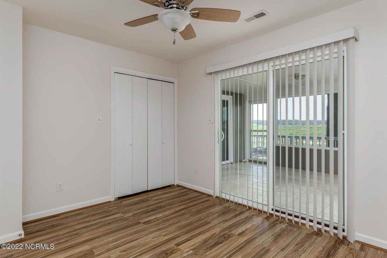 647 Castleberry Ct - Photo 3 of 21