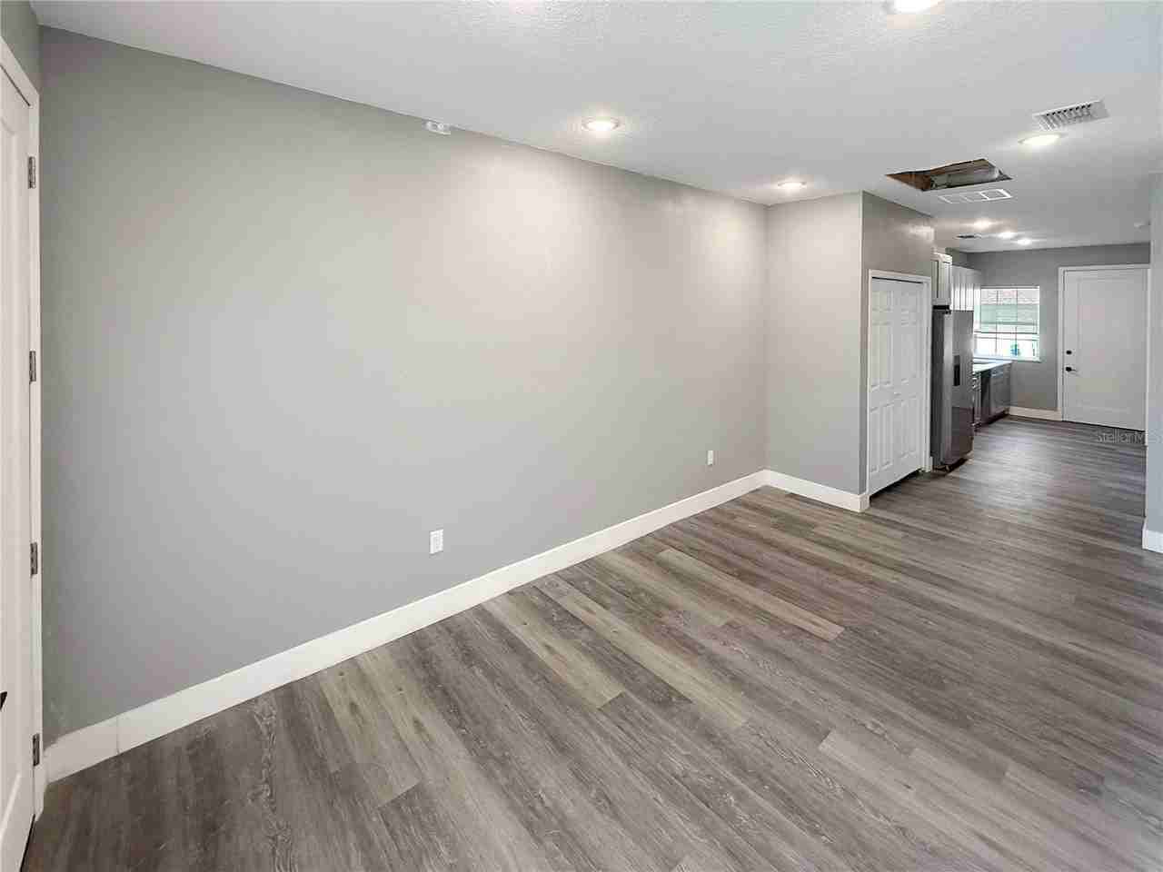 323 Pearl St #1 - Photo 5 of 17