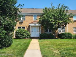 featured image of 94 Stonehurst Blvd #B