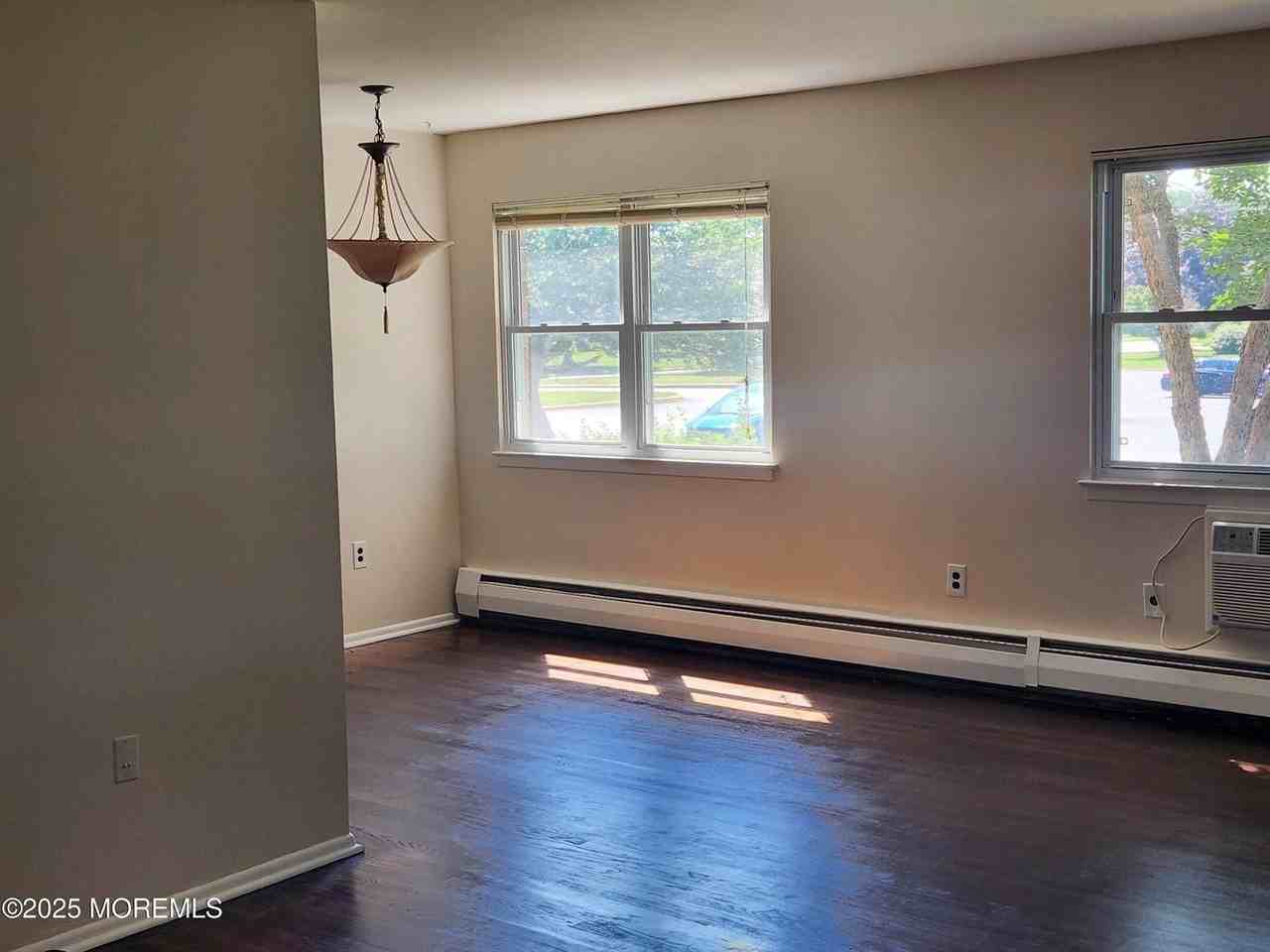 94 Stonehurst Blvd #B - Photo 4 of 13