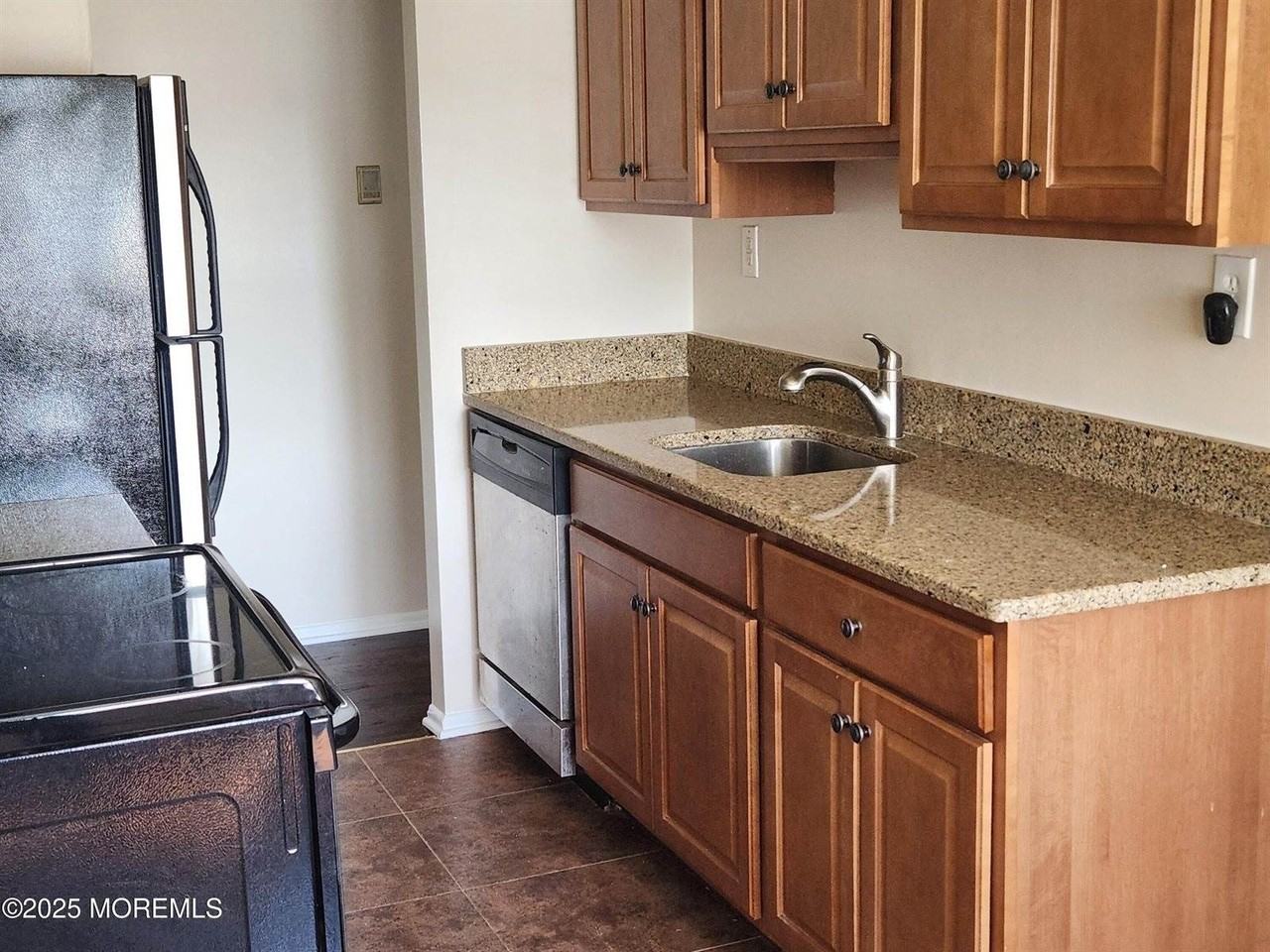94 Stonehurst Blvd #B - Photo 6 of 13