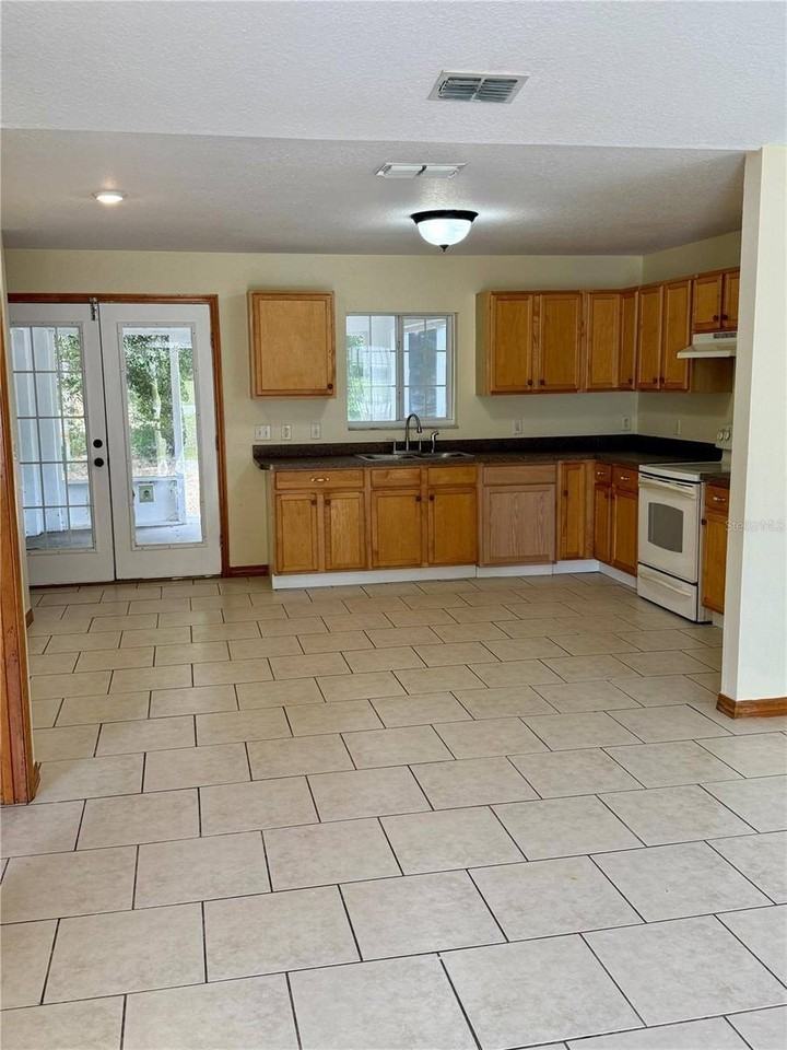 41 Pine Cir - Photo 4 of 17