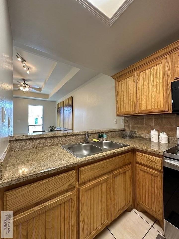 2020 Westminster Cir - Photo 4 of 12