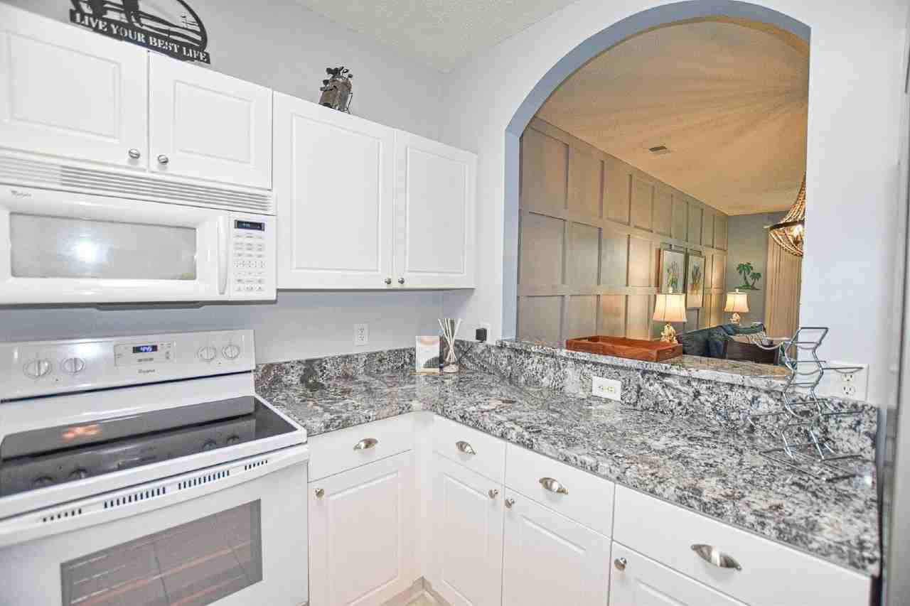 5825 Catalina Dr - Photo 7 of 21