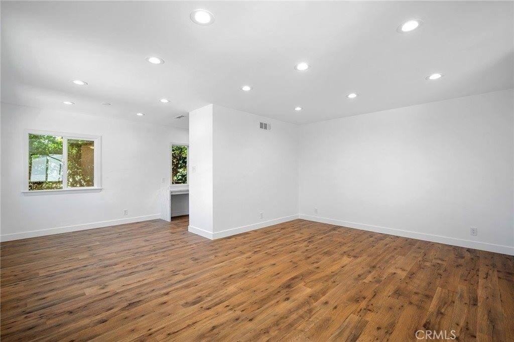 10404 Leolang Ave - Photo 3 of 29