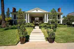 featured image of 681 S Orange Grove Blvd