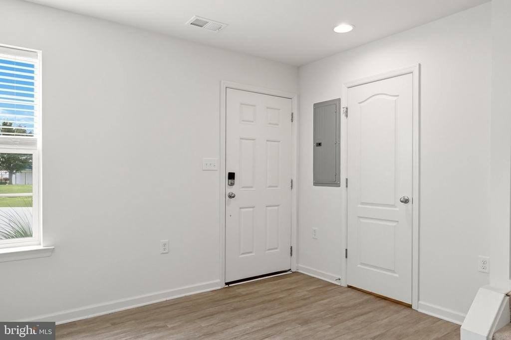 658 Thumper Dr - Photo 4 of 42