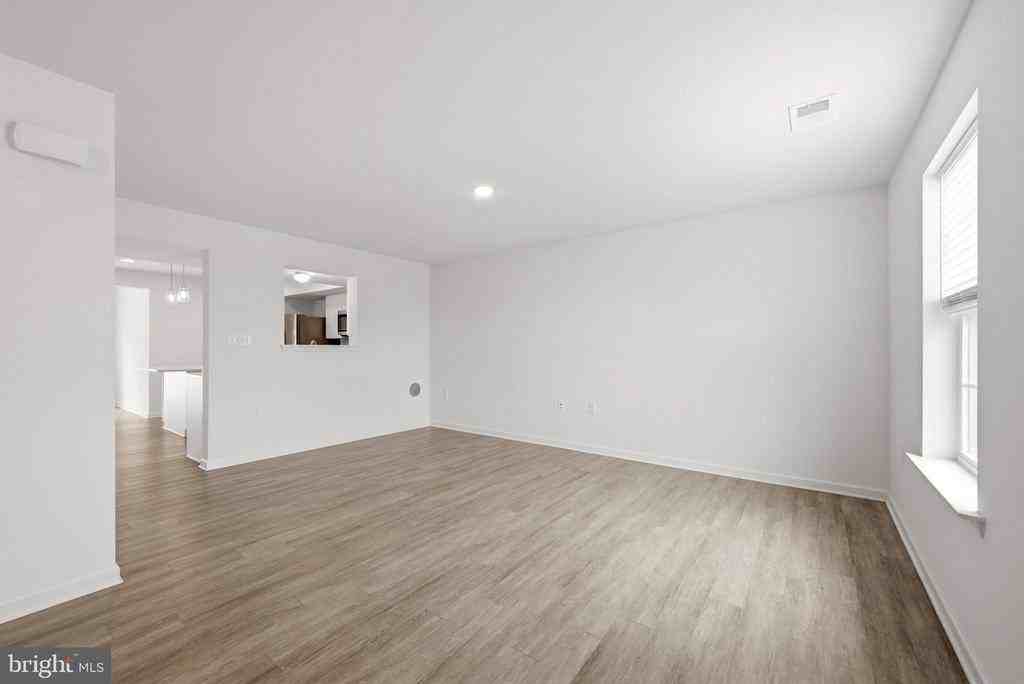 658 Thumper Dr - Photo 5 of 42