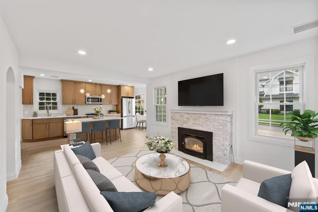 32 Brook Street - Photo 5 of 32