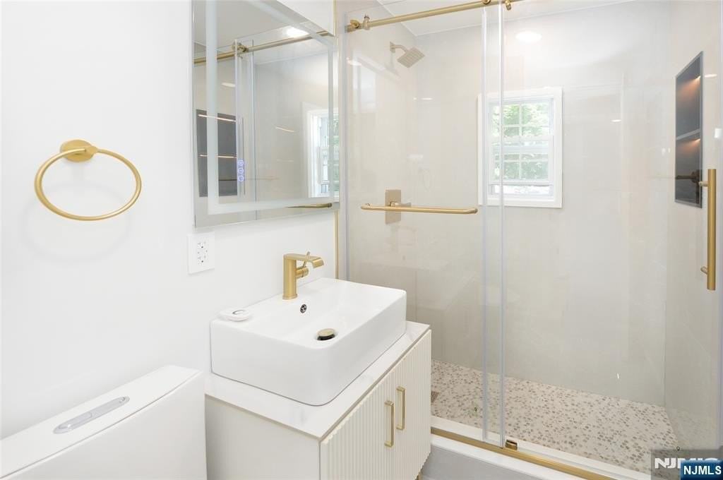 19-21 11th St #2 - Photo 7 of 11