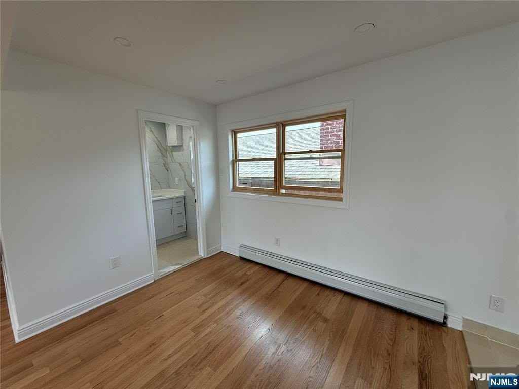 307 9th St #3A - Photo 4 of 23