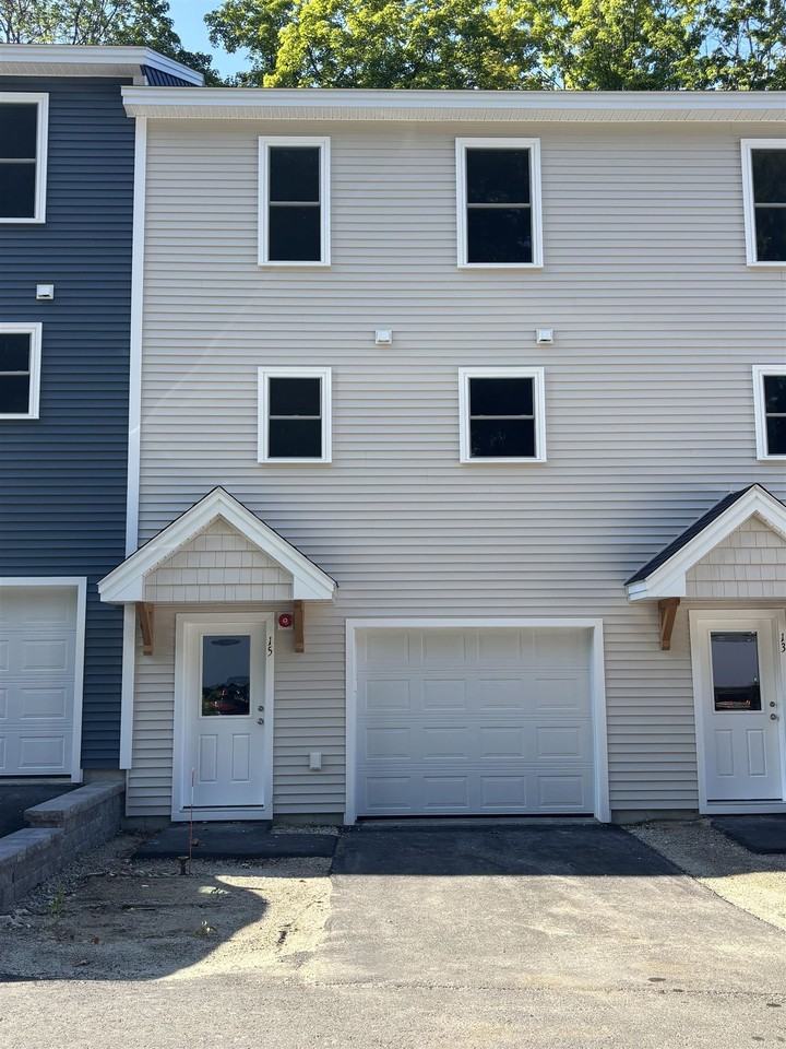 15 Lucy Ln