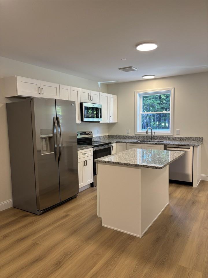 15 Lucy Ln - Photo 4 of 18