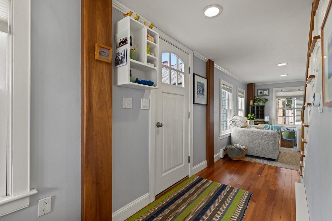 18 Walden St - Photo 6 of 38