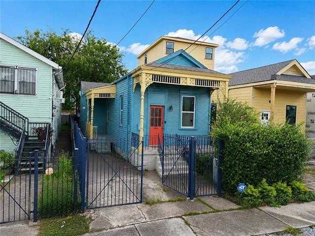 528 S Scott St - Photo 3 of 23