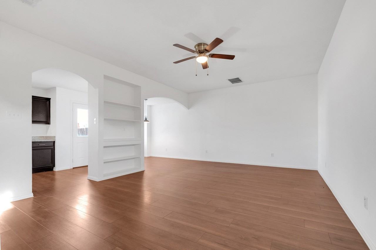 229 Irick Ct - Photo 2 of 23