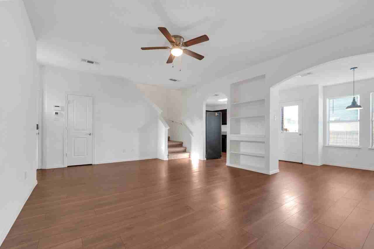 229 Irick Ct - Photo 3 of 23