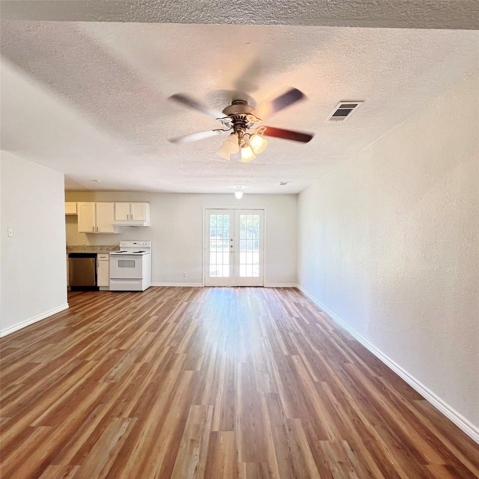 2310 Healey Dr - Photo 2 of 11