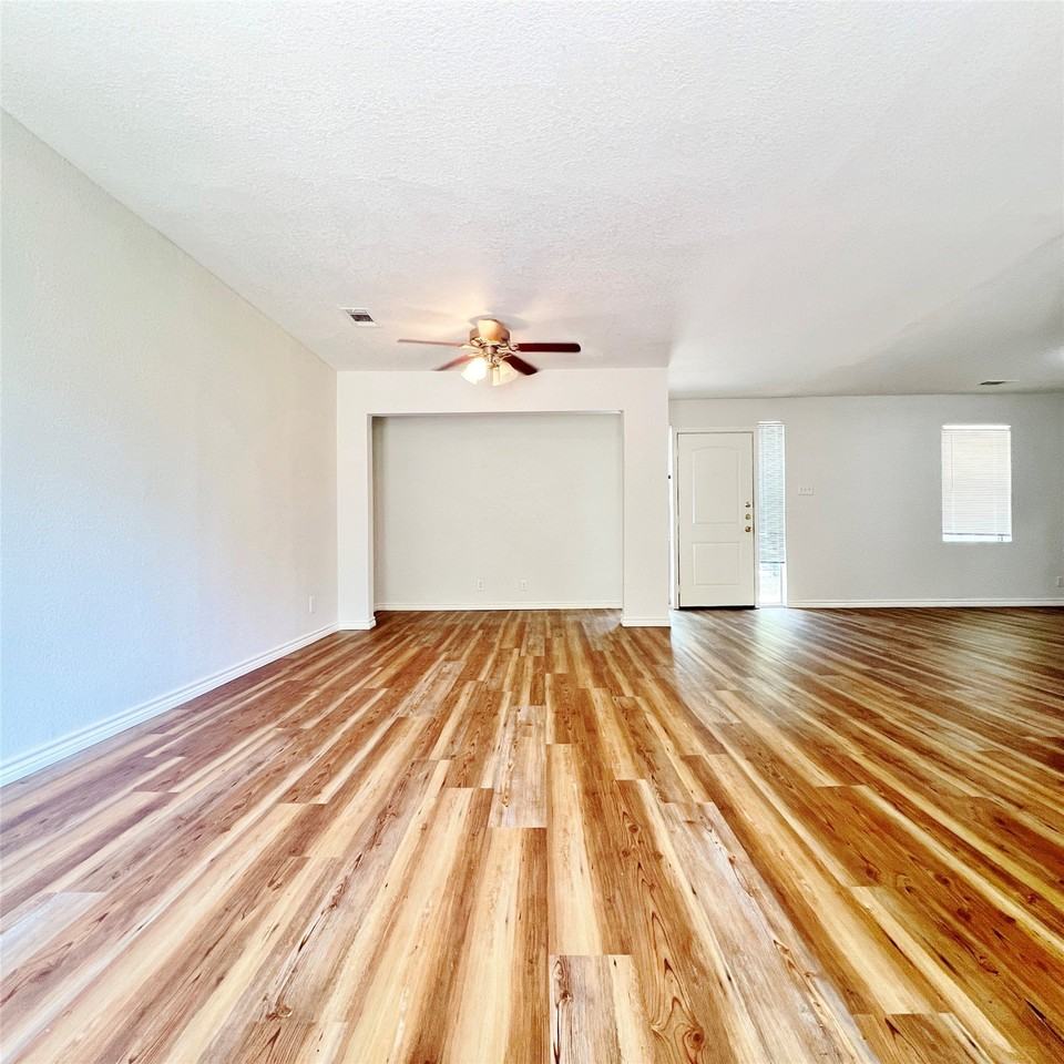 2310 Healey Dr - Photo 3 of 11