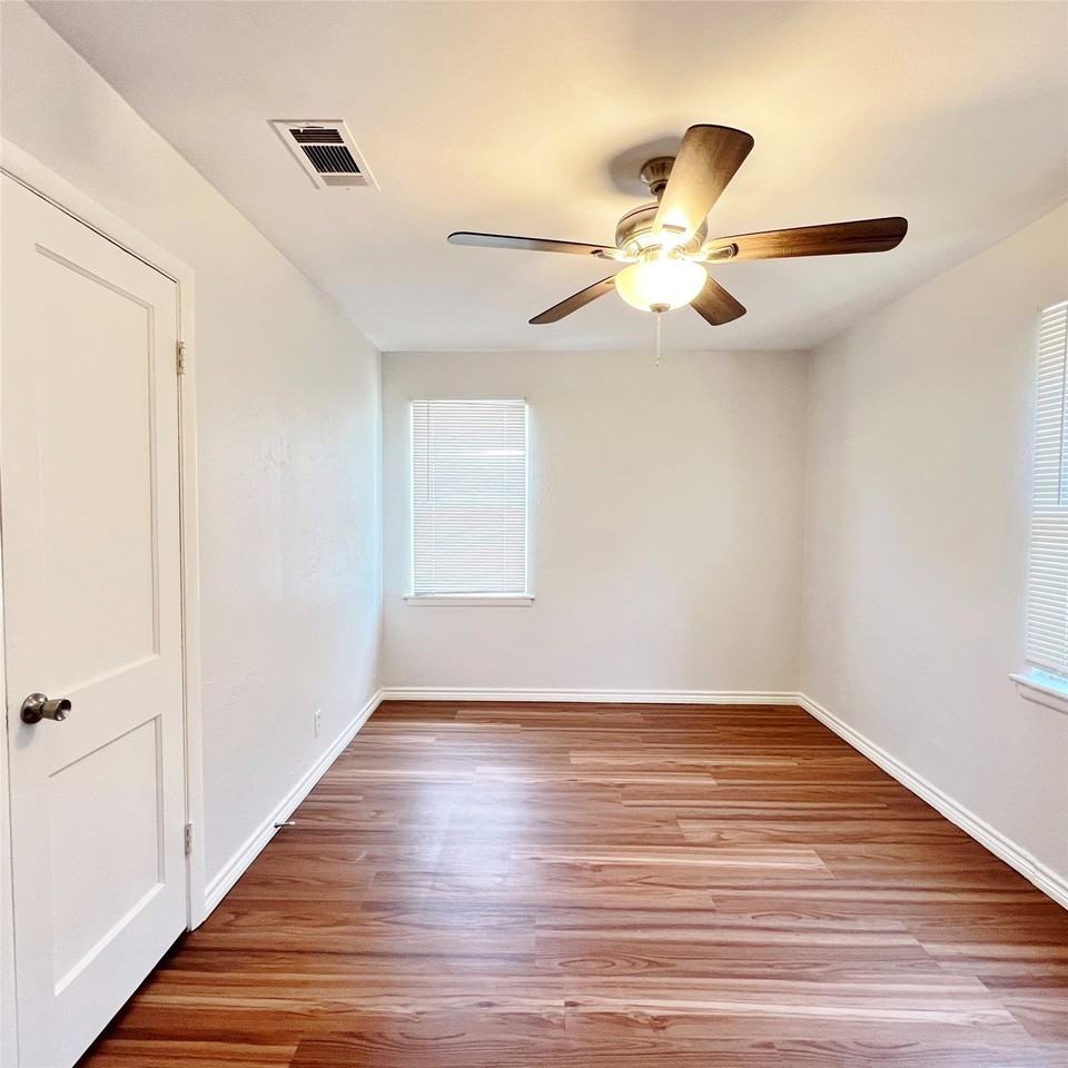 2310 Healey Dr - Photo 5 of 11