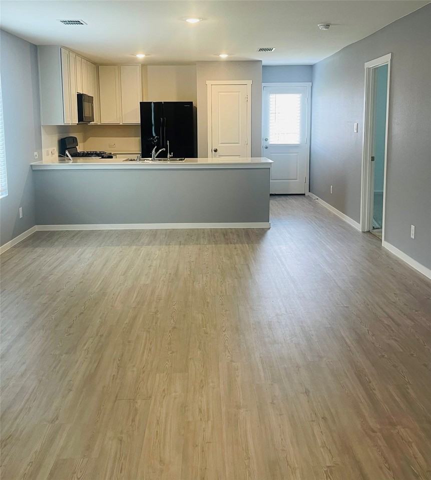 1405 Merlin Bluff St - Photo 4 of 15