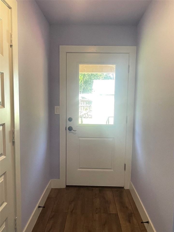 109 Lois St - Photo 5 of 21