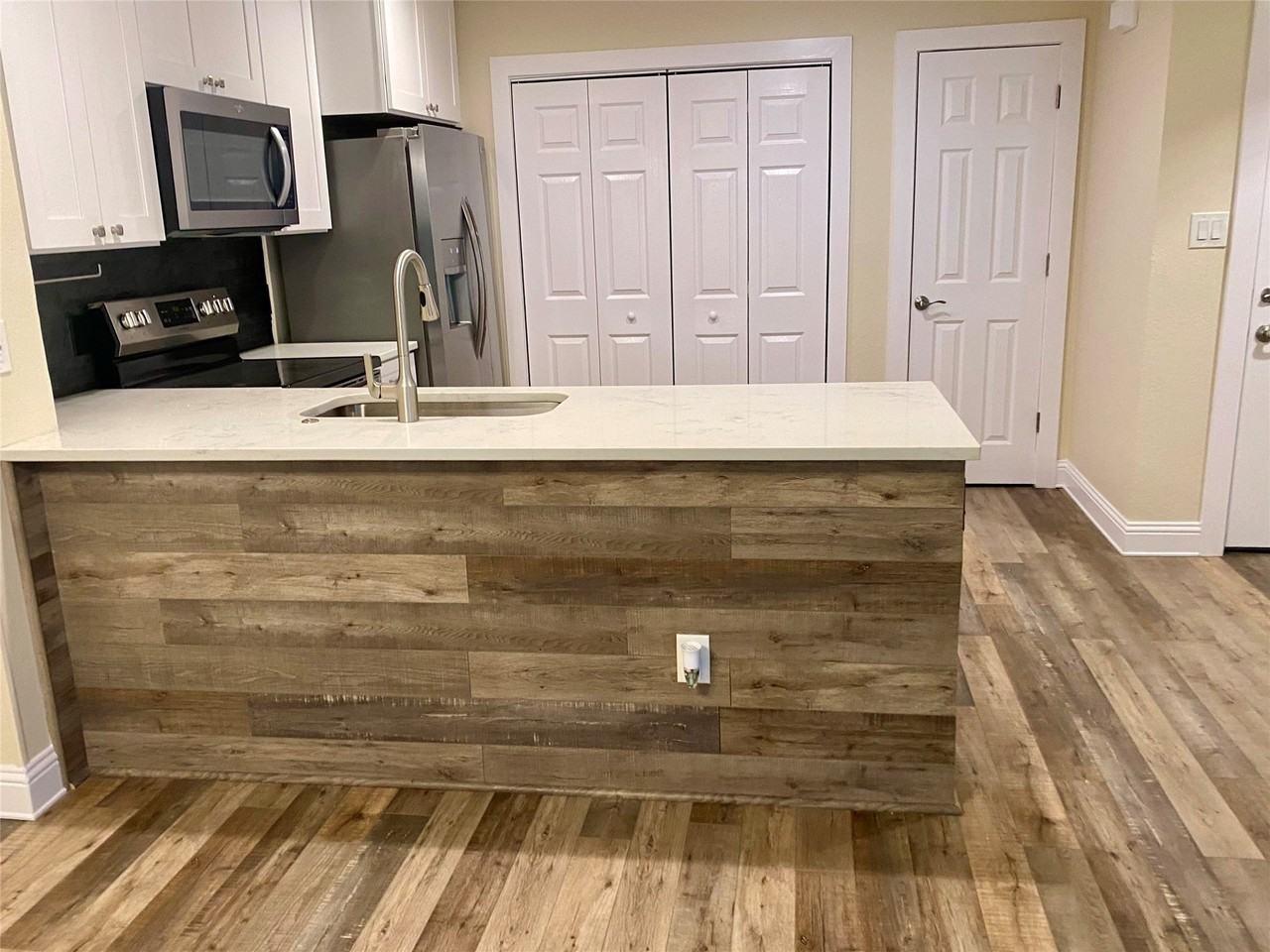 713 Cory St - Photo 5 of 12