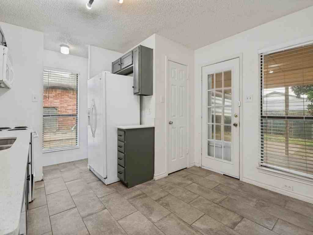 3006 Post Oak Dr - Photo 7 of 12
