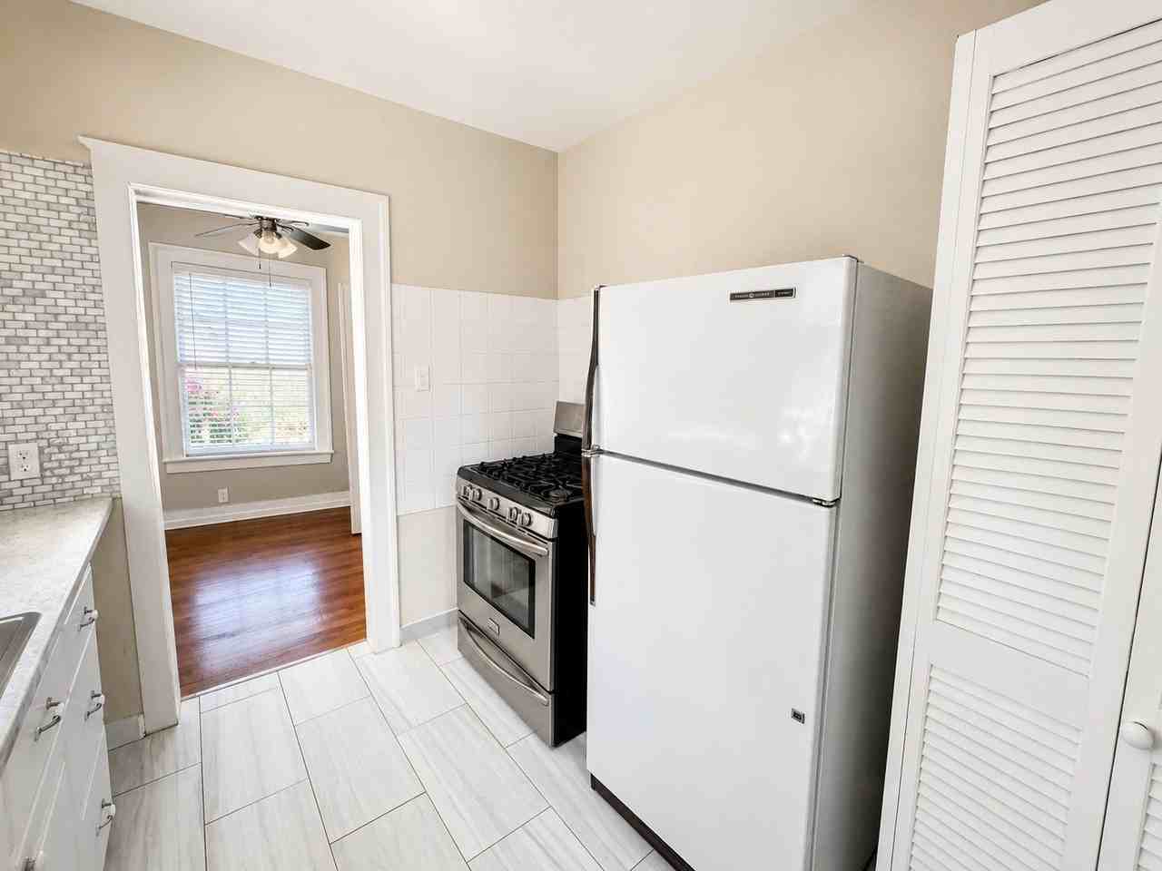1209 N Carroll Ave - Photo 5 of 5