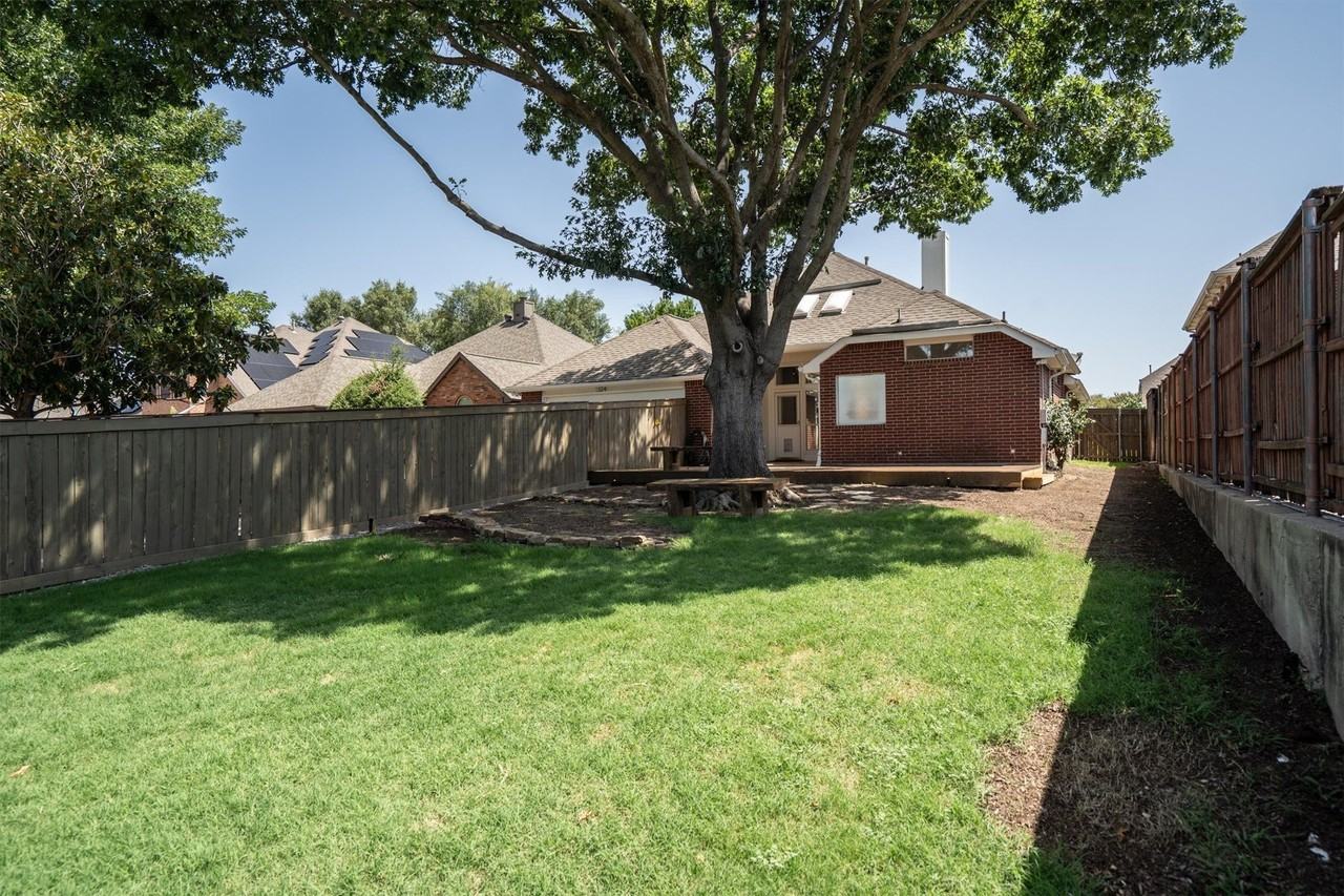 1324 Winnipeg Dr - Photo 2 of 33