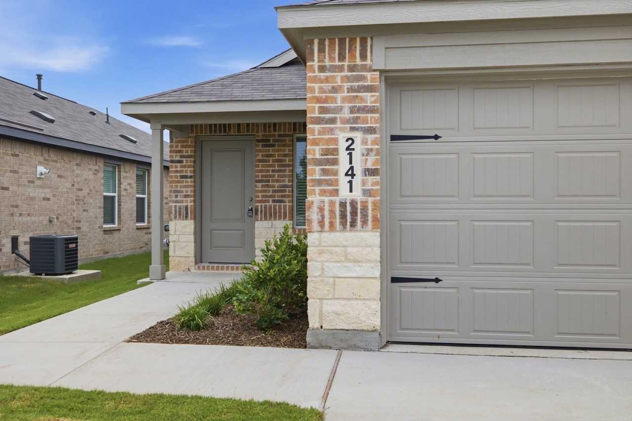 2141 Jesse James Ln - Photo 6 of 32