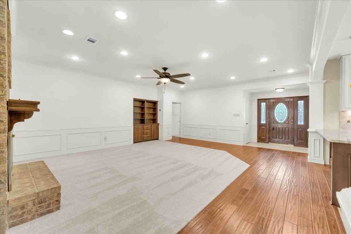 617 Arbor Ct - Photo 7 of 40
