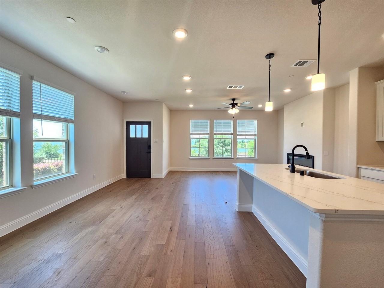 7933 Sunset Blvd - Photo 2 of 21