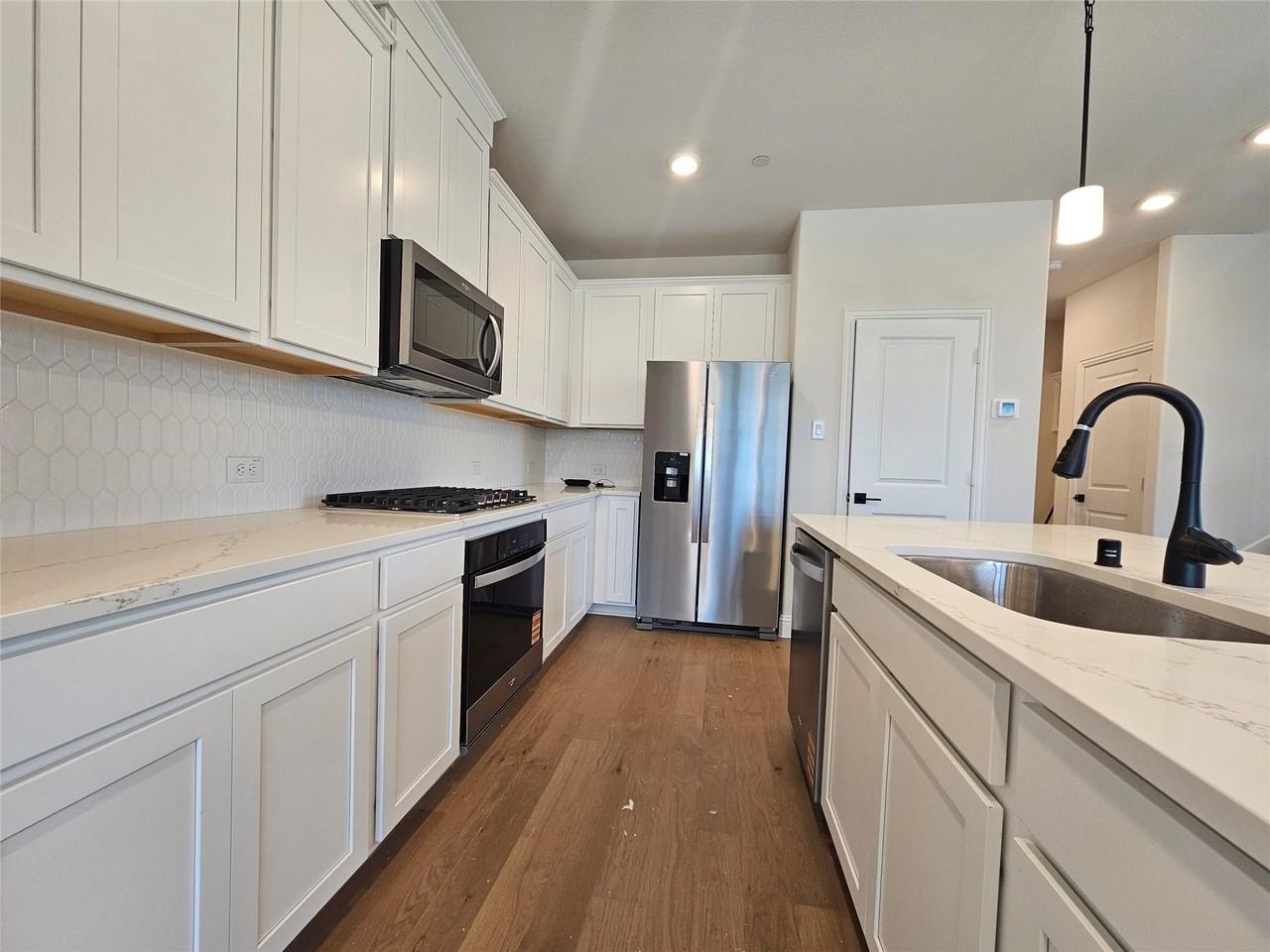 7933 Sunset Blvd - Photo 4 of 21