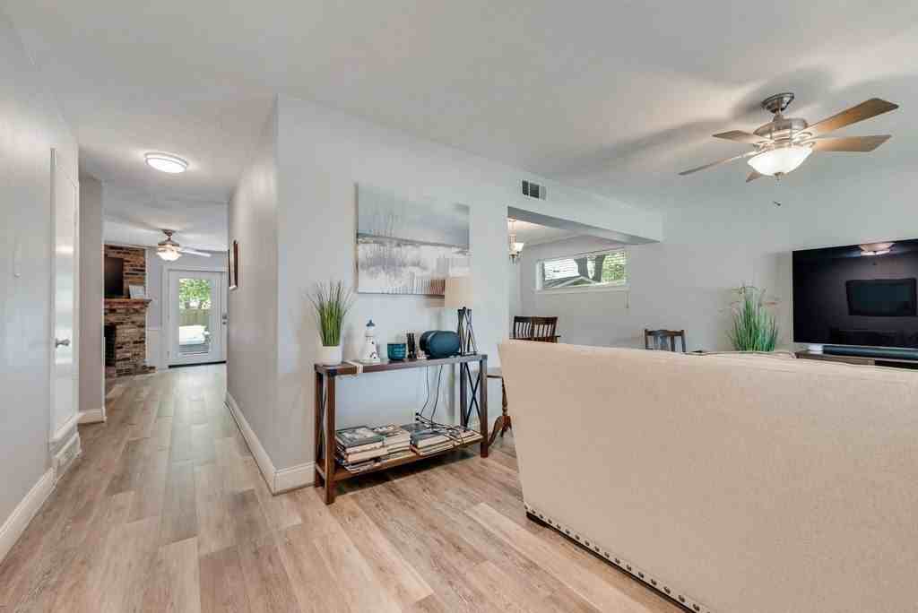 9619 Liptonshire Dr - Photo 5 of 30