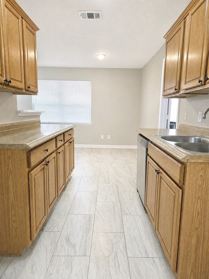 4412 Central Ln - Photo 2 of 14