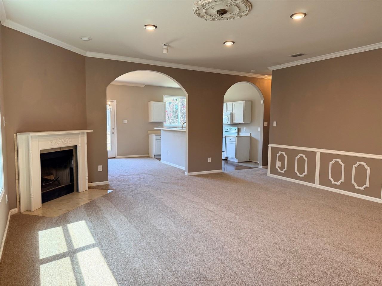 5000 Wild Oats Dr - Photo 5 of 26